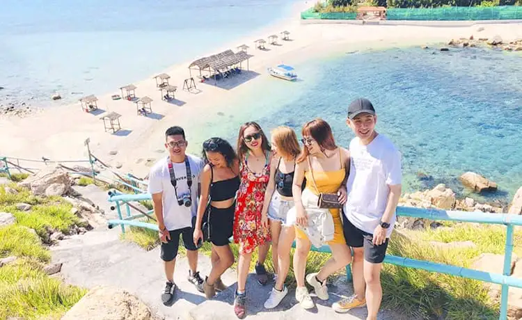 bãi tắm đôi hòn nội nha trang