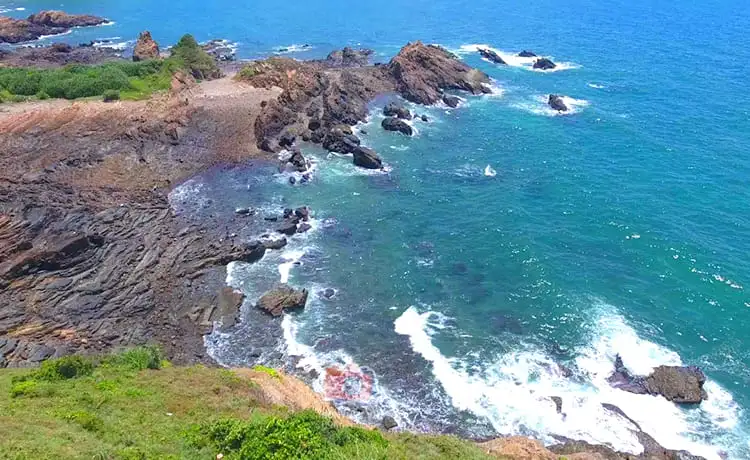 bãi đá cầu mỵ du lịch cô tô