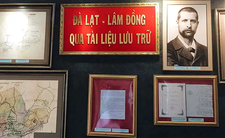 phòng trưng bày tư liệu ở khu vườn nhật bản biệt điện trần lệ xuân đà lạt