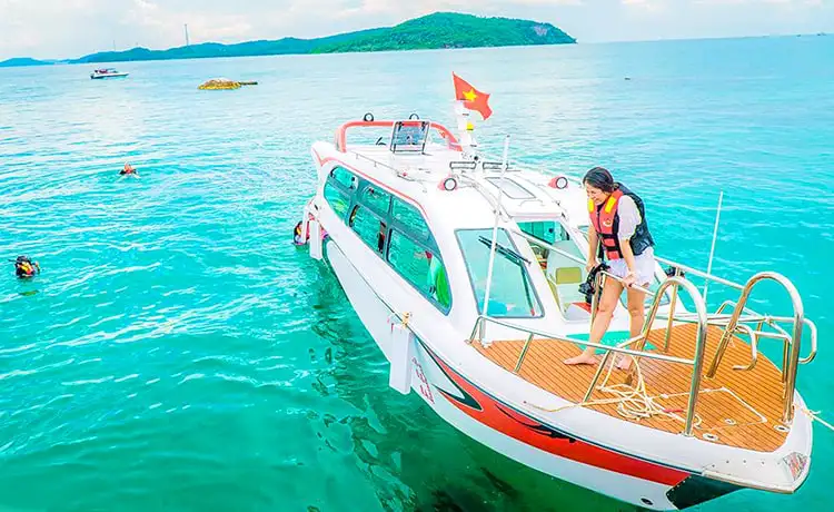 Canô đi Hòn Móng Tay Phú Quốc