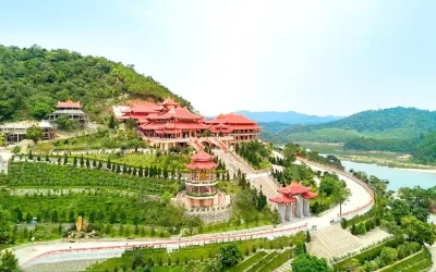 Chùa Cái Bầu  - Du lịch Vịnh Hạ Long