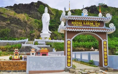Chùa Đục và Quan Âm Đài - Du lịch Lý Sơn