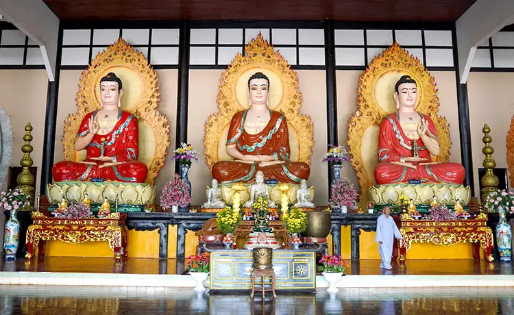 chánh điện chùa linh ẩn tự đà lạt