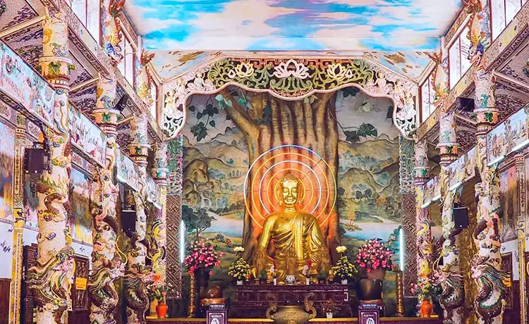 chùa linh phước chùa ve chai đà lạt