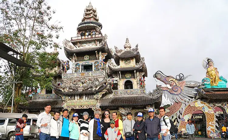 chùa linh phước chùa ve chai đà lạt