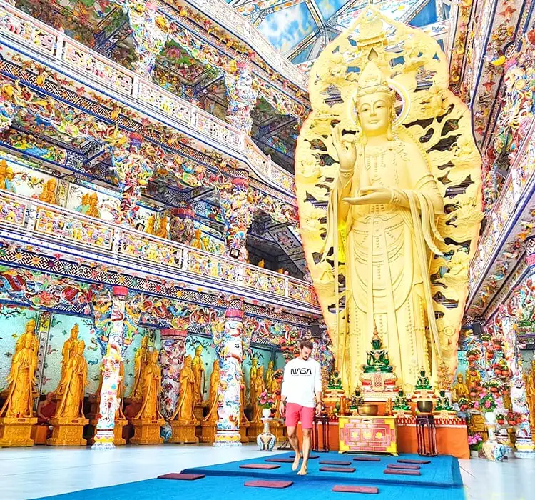 chùa linh phước chùa ve chai đà lạt