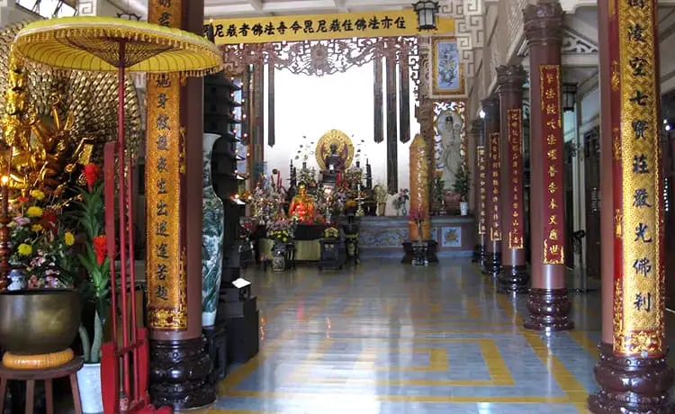 chùa long sơn nha trang