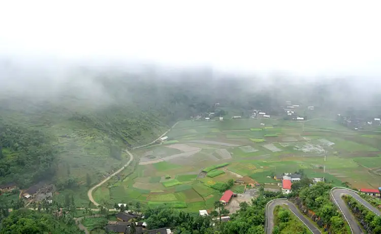 cột cờ lũng cú hà giang cột cờ lũng cú hà giang