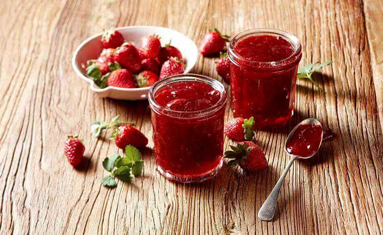 mứt dâu tây đà lạt đặc sản làm quà