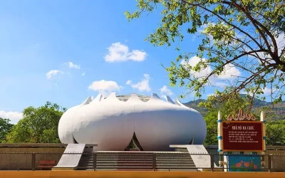 Di Tích Nhà mồ Ba Chúc - Du lịch An Giang