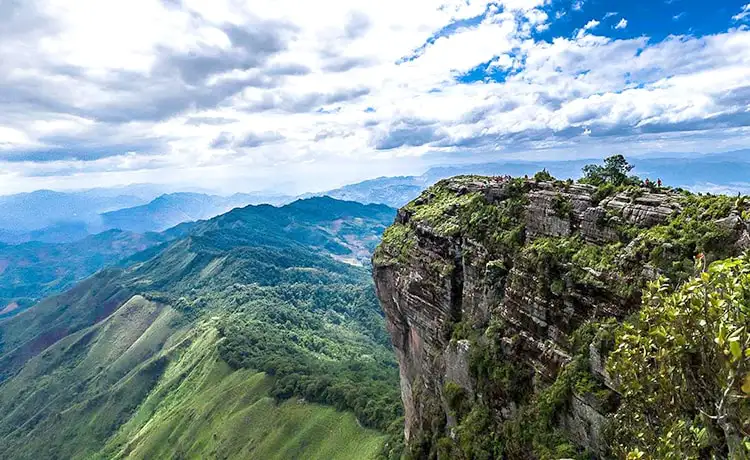 Đỉnh Pha Luông Mộc Châu