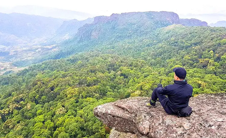 Đỉnh Pha Luông Mộc Châu