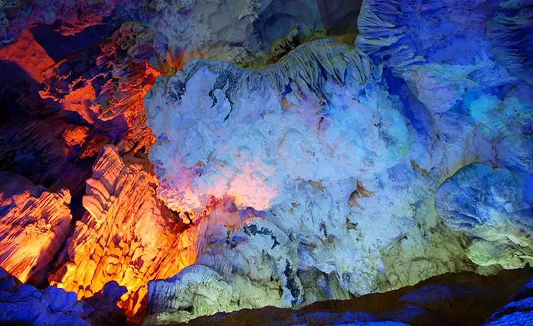 động thiên cung vịnh hạ long