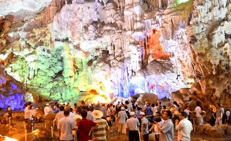 động thiên cung vịnh hạ long