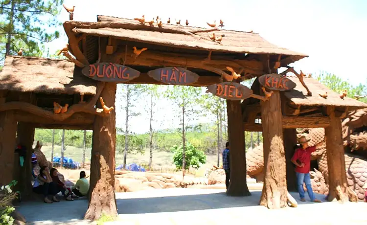 đường hầm đất sét đà lạt