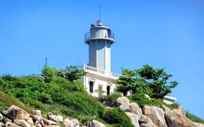 Hải đăng Hòn Chút - Du lịch đảo Bình Hưng