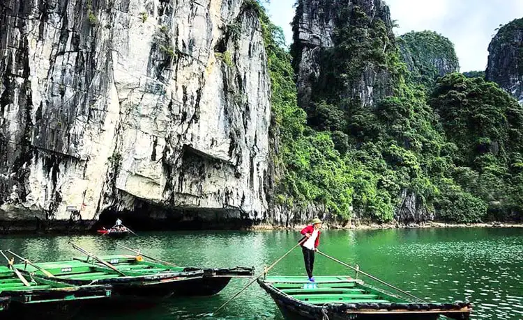 hang luồn vịnh hạ long