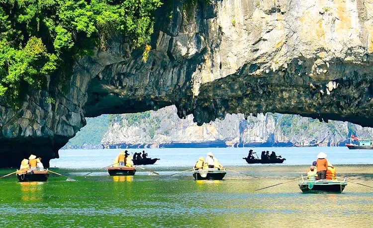 tour vịnh hạ long 4 ngày 3 đêm