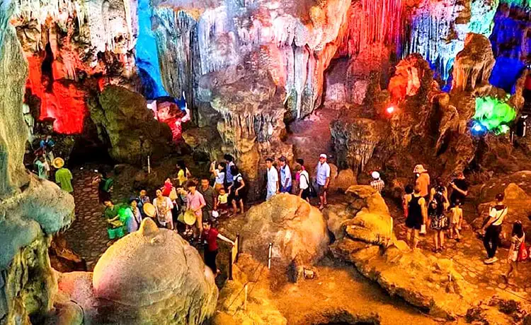 hang trống hang trinh nữ vịnh hạ long