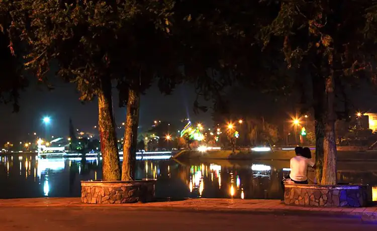 hồ xuân hương đà lạt về đêm