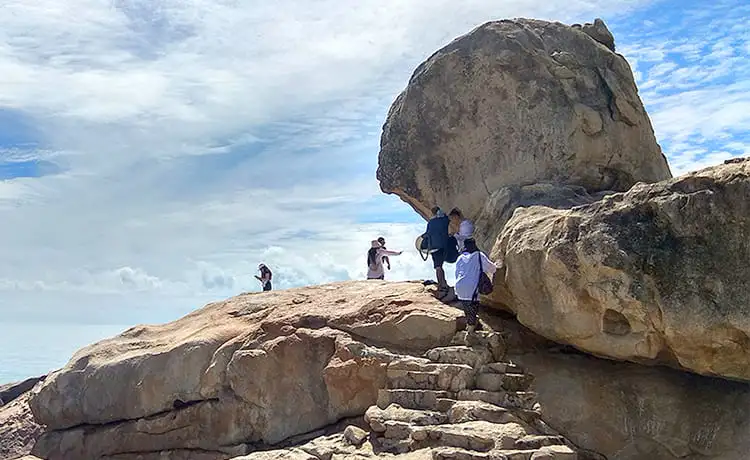 du lịch hòn chồng nha trang