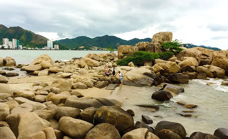 du lịch hòn chồng nha trang
