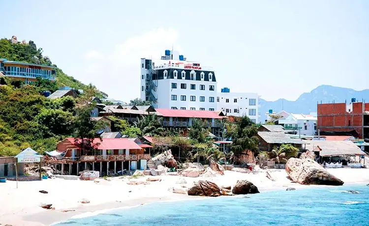 khách sạn lobster palace bình ba