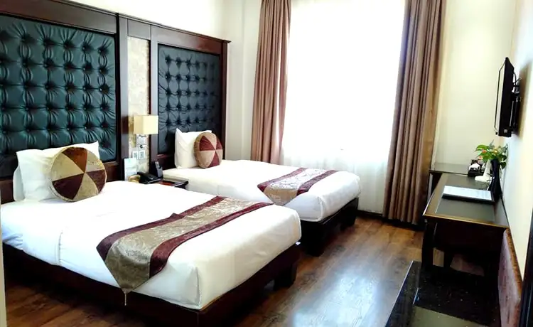 khách sạn city bay place vịnh hạ long