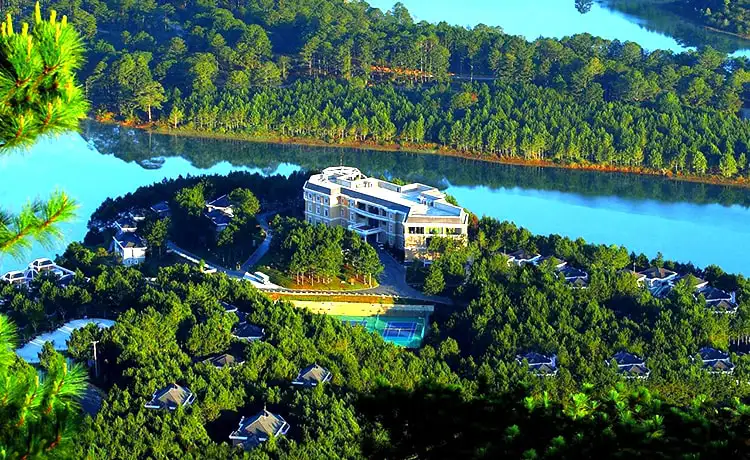 khách sạn Dalat Edensee Lake Resort