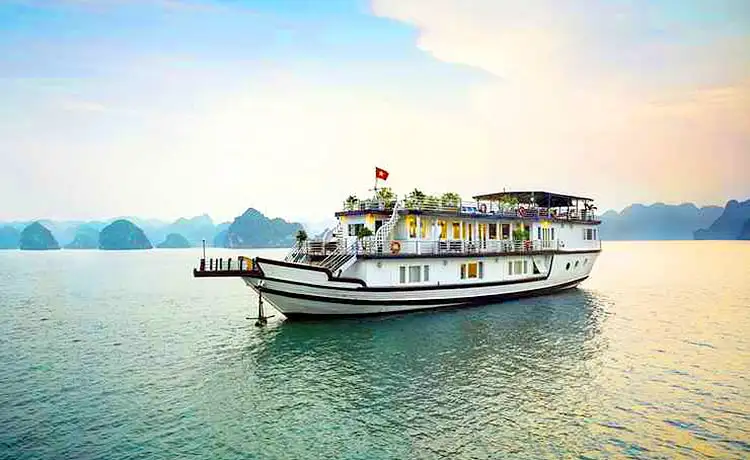 khách sạn du thuyền hạ long bellezza boutique cruise