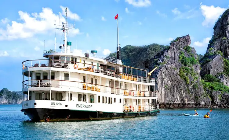 khách sạn du thuyền hạ long emeraude classic cruise
