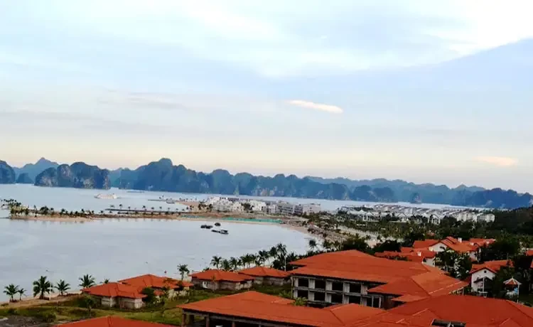 tour vịnh hạ long 4 ngày 3 đêm