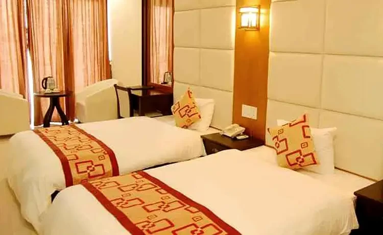 tour vịnh hạ long 4 ngày 3 đêm