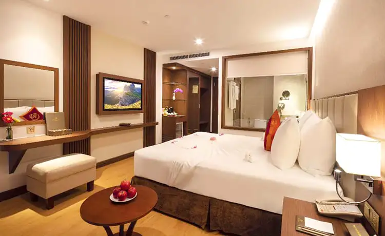 khách sạn regalia gold nha trang