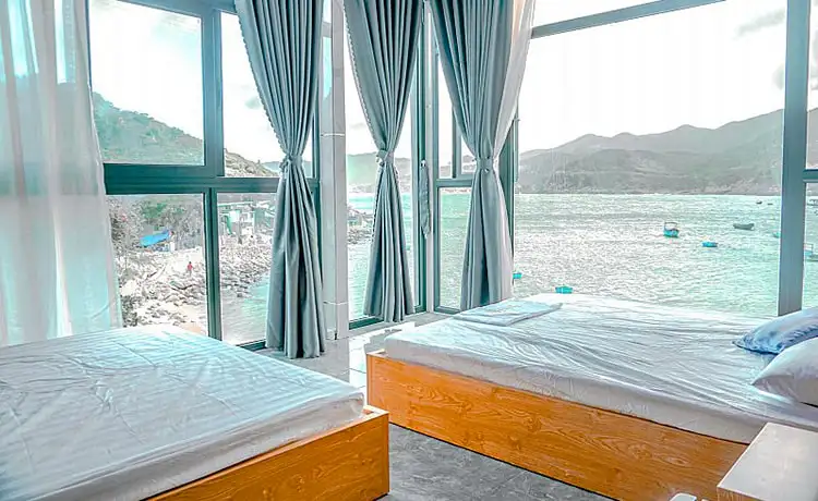 khách sạn the sea rock bình hưng