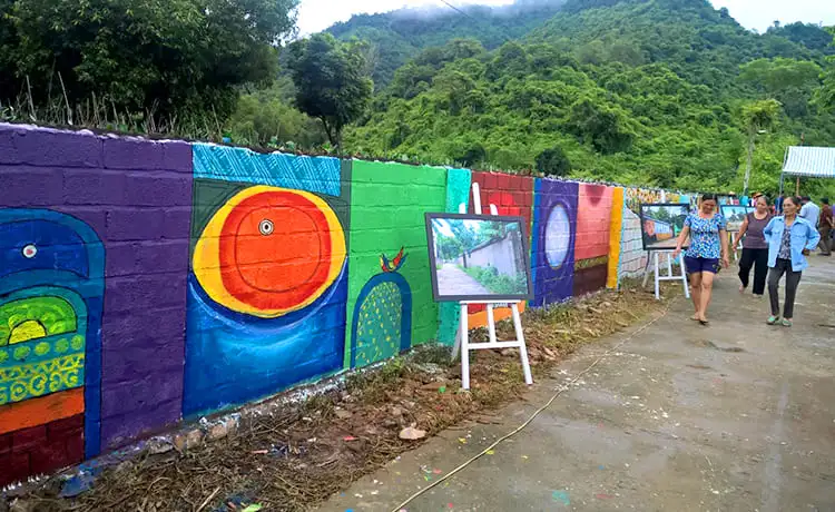 làng bích họa hải sơn mai châu