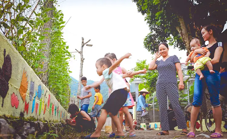 làng bích họa hải sơn mai châu
