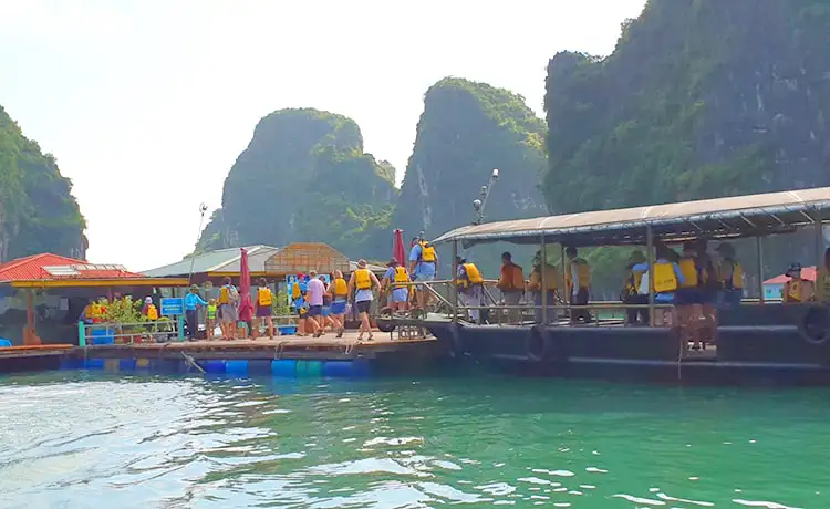 làng chài vung viêng vịnh hạ long