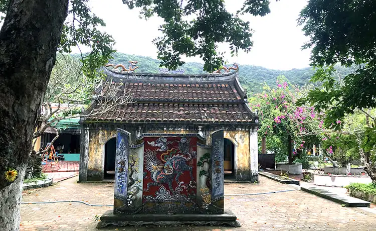 miếu tổ nghề yến cù lao chàm