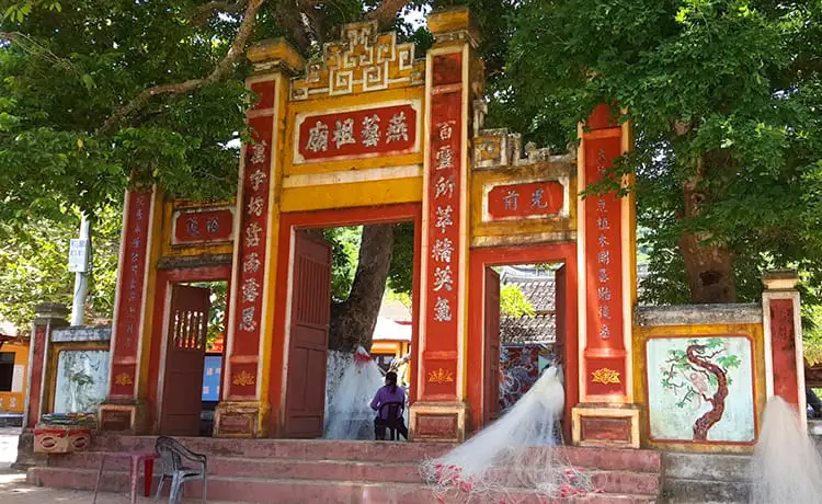 miếu tổ nghề yến cù lao chàm