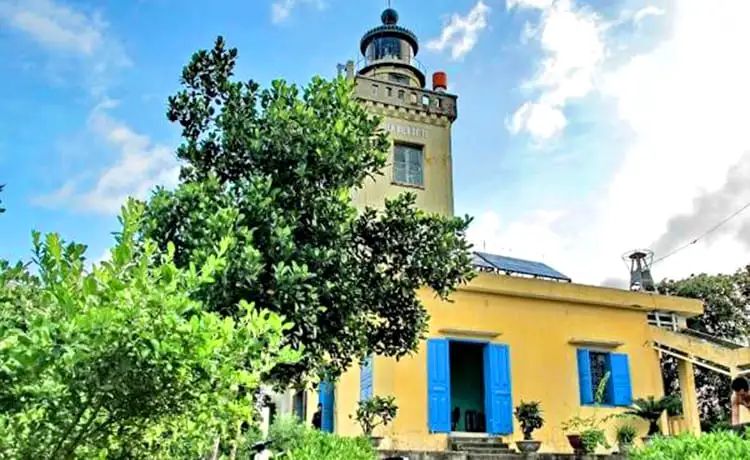 ngọn hải đăng cô tô