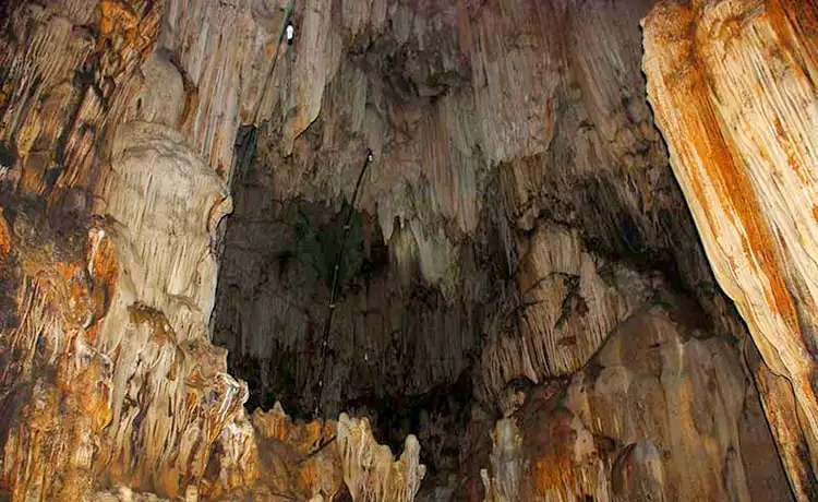 Ngũ Động Bản Ôn Mộc Châu