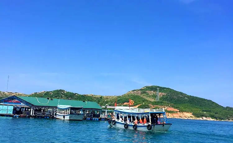 nhà bè long hương tôm hùm bình ba