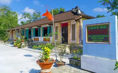 Nhà cổ trăm cột - Điểm đến Long An