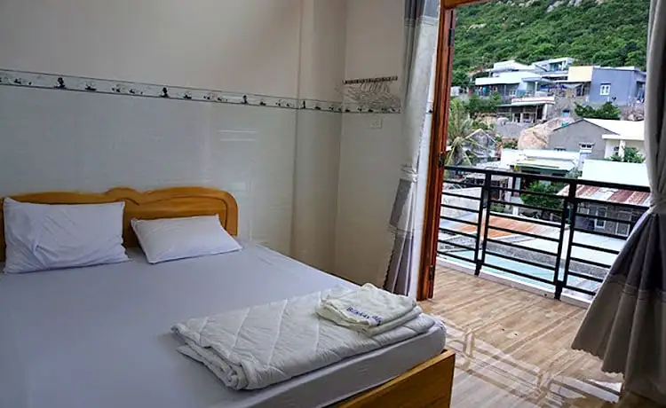 nhà nghỉ biển xanh bình ba