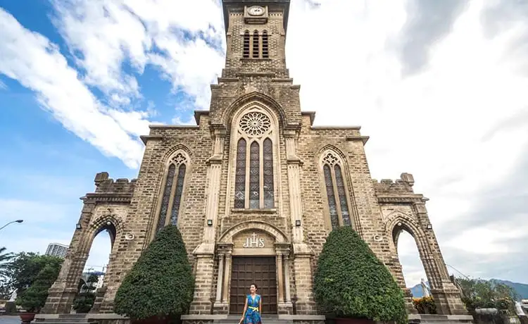 nhà thờ đá nha trang