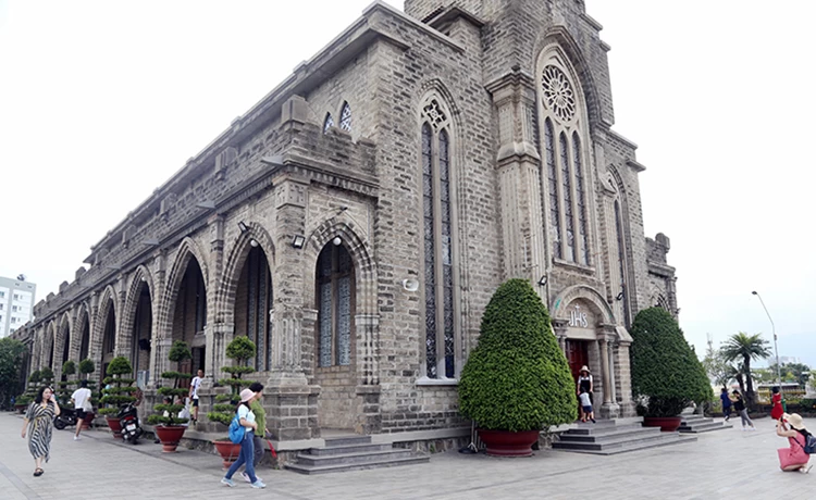 Nhà thờ đá Nha Trang
