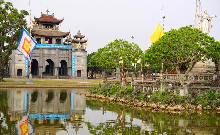 nhà thờ đá phát diệm ninh bình