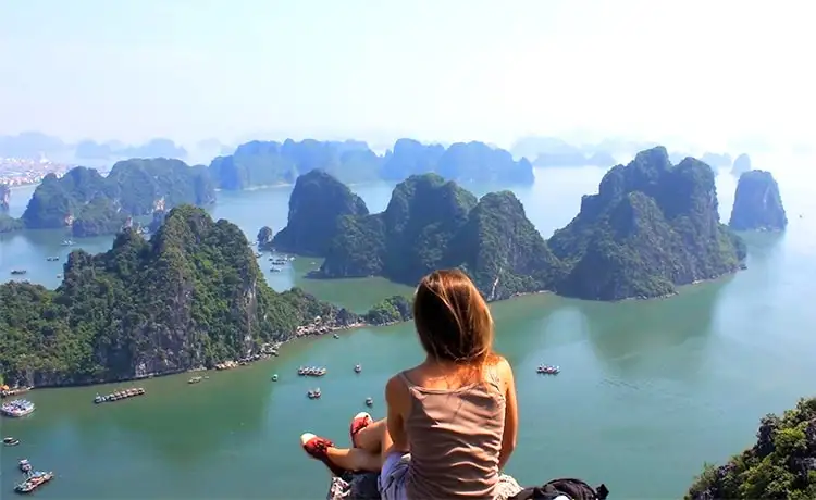 núi bài thơ vịnh hạ long