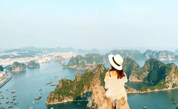 núi bài thơ vịnh hạ long